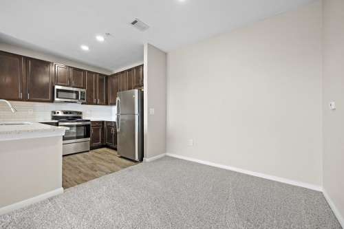 S Bed Las Brisas Apartment Homes 77